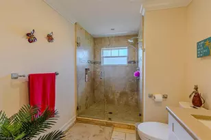 219 Cypress Way W, Naples, FL 34110 - Photo 23