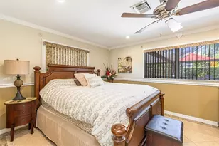 219 Cypress Way W, Naples, FL 34110 - Photo 19