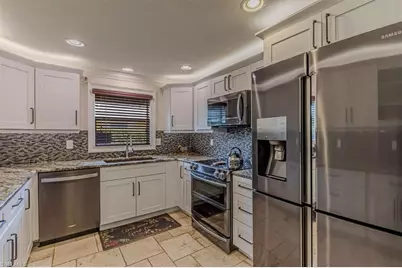 219 Cypress Way W, Naples, FL 34110 - Photo 7