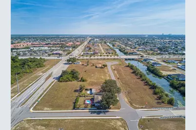 1518 Kismet Pkwy E, Cape Coral, FL 33909 - Photo 9