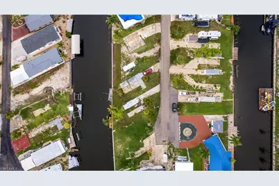 866 Oak St, Fort Myers Beach, FL 33931 - Photo 15