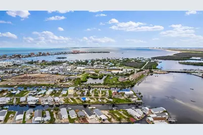 866 Oak St, Fort Myers Beach, FL 33931 - Photo 11