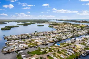 866 Oak St, Fort Myers Beach, FL 33931 - Photo 5