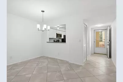 1001 Foxfire Ln #204, Naples, FL 34104 - Photo 5