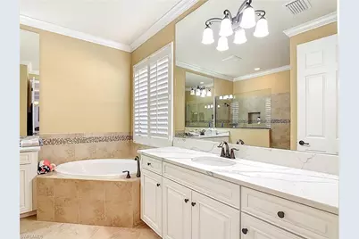 9250 Veneto Pl, Naples, FL 34113 - Photo 37