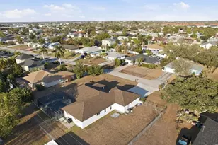 32 NE 9th Ave, Cape Coral, FL 33909 - Photo 47