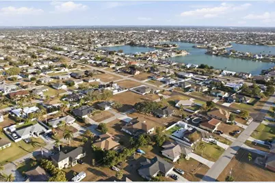 32 NE 9th Ave, Cape Coral, FL 33909 - Photo 49