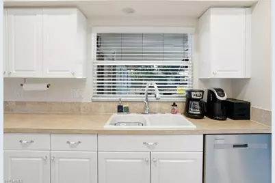 32 NE 9th Ave, Cape Coral, FL 33909 - Photo 17