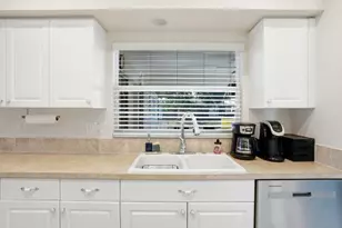 32 NE 9th Ave, Cape Coral, FL 33909 - Photo 17