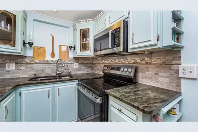 186 Panther Pass Cir #186, Naples, FL 34114 - Photo 5