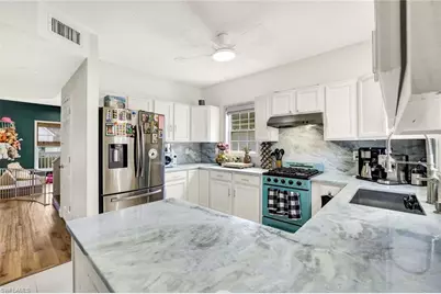 534 Leawood Cir, Naples, FL 34104 - Photo 7