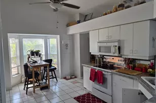 10520 Regent Cir, Naples, FL 34109 - Photo 7