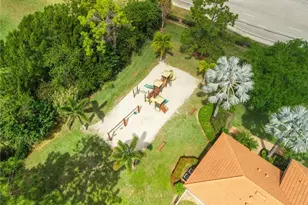 8290 Ibis Club Ln, Naples, FL 34104 - Photo 3