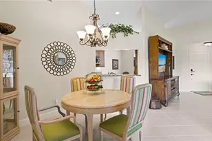 577 Beachwalk Cir, Naples, FL 34108 - Photo 15