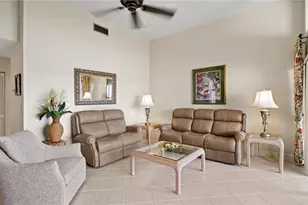 577 Beachwalk Cir, Naples, FL 34108 - Photo 7