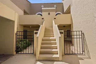 577 Beachwalk Cir, Naples, FL 34108 - Photo 29