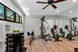 577 Beachwalk Cir, Naples, FL 34108 - Photo 35