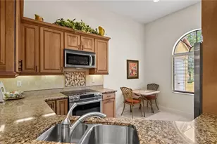 577 Beachwalk Cir, Naples, FL 34108 - Photo 11