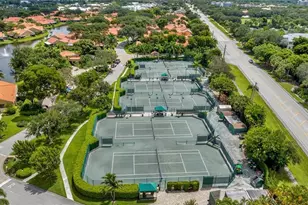 577 Beachwalk Cir, Naples, FL 34108 - Photo 33