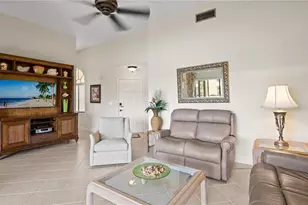 577 Beachwalk Cir, Naples, FL 34108 - Photo 5