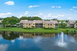 577 Beachwalk Cir, Naples, FL 34108 - Photo 3