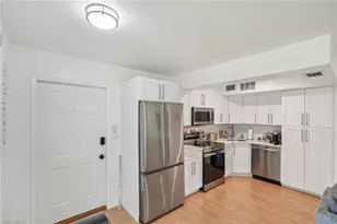 15 Bobolink Ct, Naples, FL 34105 - Photo 9