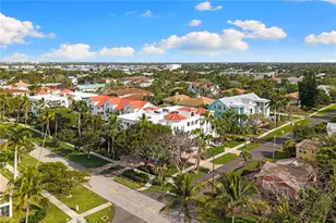 1005 4th St S, Naples, FL 34102 - Photo 25