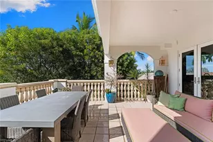 1005 4th St S, Naples, FL 34102 - Photo 9