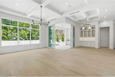 732 12th St N, Naples, FL 34102 - Photo 5