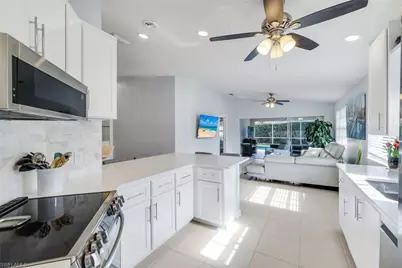 4272 Redonda Ln, Naples, FL 34119 - Photo 11