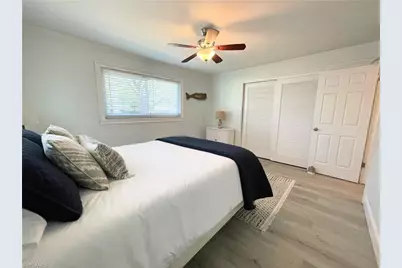 905 13th St N, Naples, FL 34102 - Photo 17