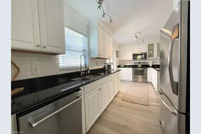 905 13th St N, Naples, FL 34102 - Photo 7