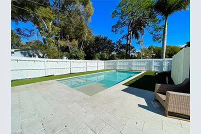 905 13th St N, Naples, FL 34102 - Photo 13