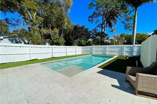 905 13th St N, Naples, FL 34102 - Photo 13