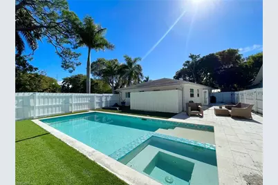 905 13th St N, Naples, FL 34102 - Photo 11