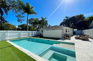 905 13th St N, Naples, FL 34102 - Photo 11