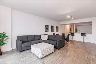 3000 Oasis Grand Blvd, Fort Myers, FL 33916 - Photo 3