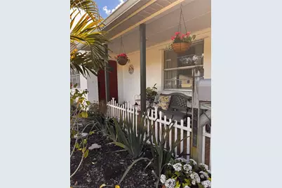 3022 Poinciana Dr, Naples, FL 34105 - Photo 9