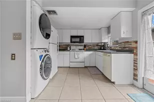 180 Cypress Way E, Naples, FL 34110 - Photo 5