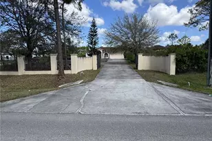 2041 24th Ave NE, Naples, FL 34120 - Photo 23