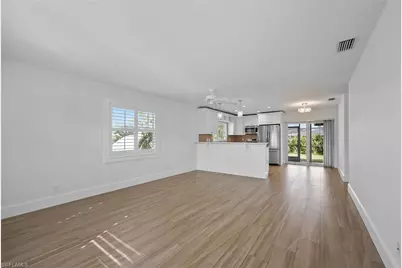 527 109th Ave N, Naples, FL 34108 - Photo 7