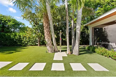 1949 Alamanda Dr, Naples, FL 34102 - Photo 25