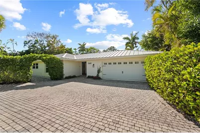 1949 Alamanda Dr, Naples, FL 34102 - Photo 7