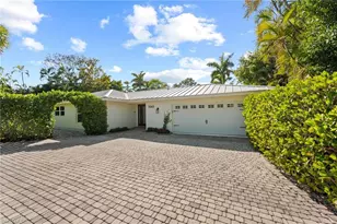 1949 Alamanda Dr, Naples, FL 34102 - Photo 7