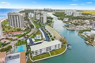 10682 Gulf Shore Dr, Naples, FL 34108 - Photo 43