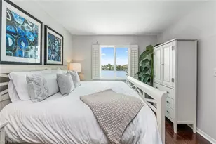 10682 Gulf Shore Dr, Naples, FL 34108 - Photo 13