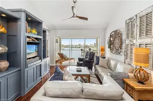 10682 Gulf Shore Dr, Naples, FL 34108 - Photo 11