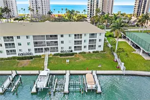 10682 Gulf Shore Dr, Naples, FL 34108 - Photo 33