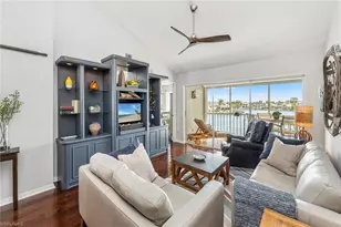 10682 Gulf Shore Dr, Naples, FL 34108 - Photo 9