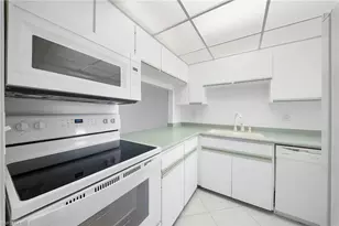 750 W Elkcam Cir, Marco Island, FL 34145 - Photo 29